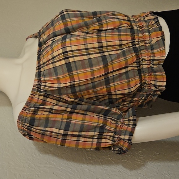 AMERICAN EAGLE Pink Paid Off-Shoulder Ruffle Baddie Crop Top XL - Picture 6 of 12